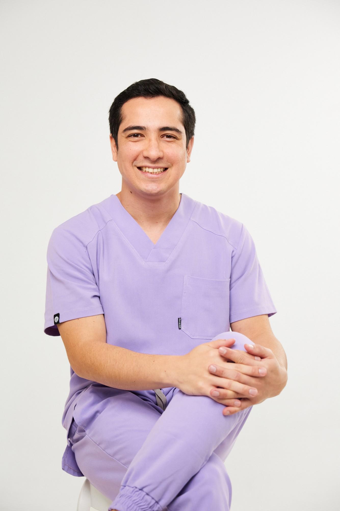 Dr. Roberto González